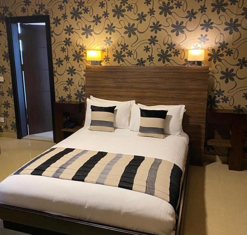 Home Suites Boutique Hotel Freetown Eksteriør billede