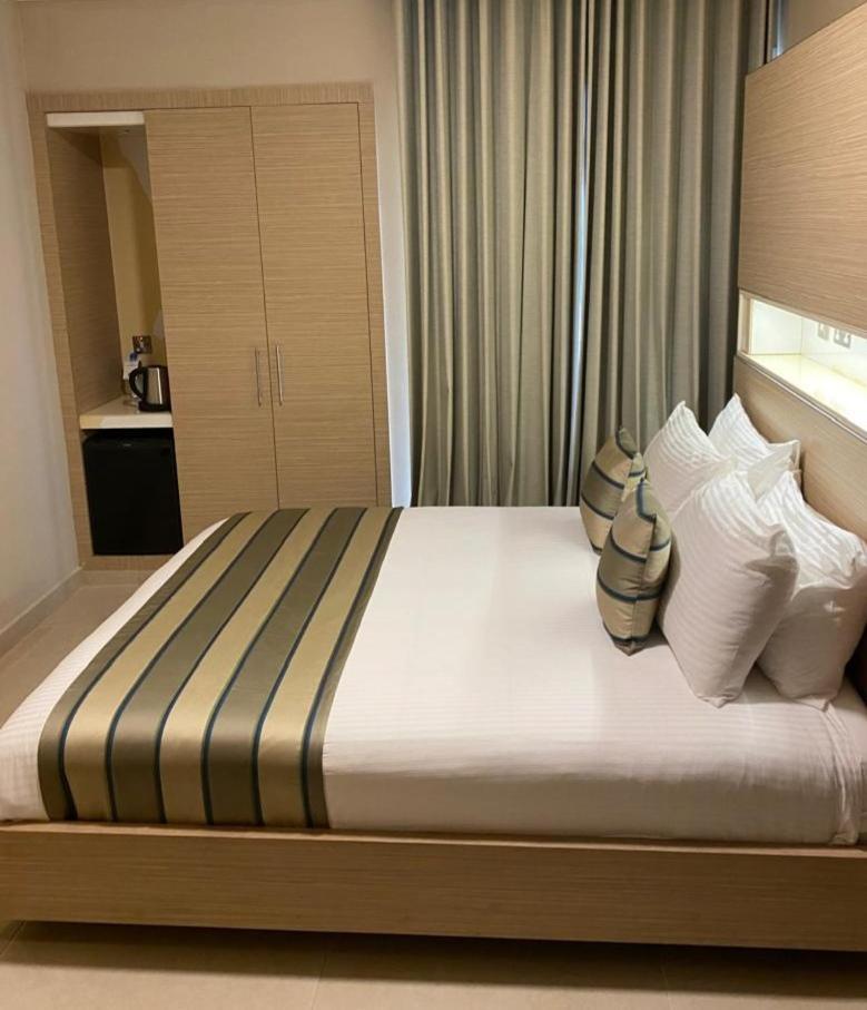 Home Suites Boutique Hotel Freetown Eksteriør billede