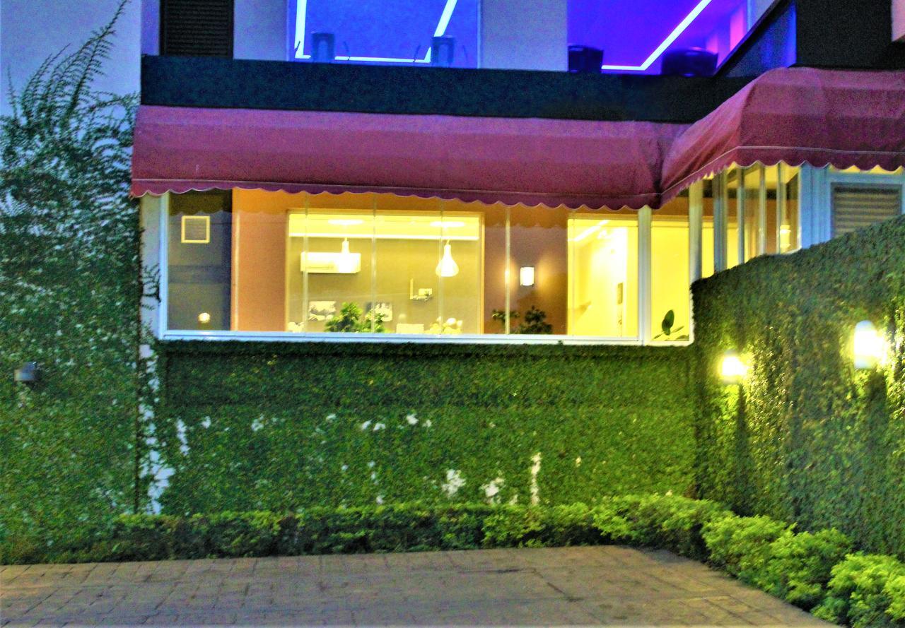 Home Suites Boutique Hotel Freetown Eksteriør billede